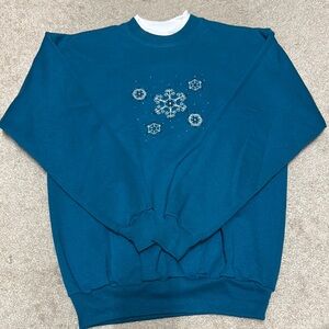 NWT blue snowflake crewneck